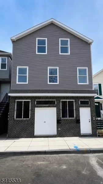 52 Holland St, Newark, NJ 07103