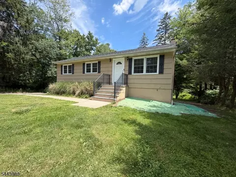 40 Ridge Rd, Budd Lake, NJ 07828