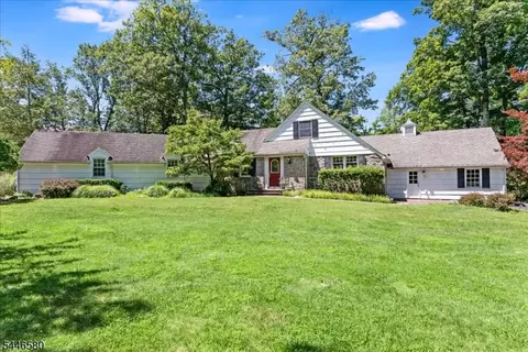 23 The Crossway, Kinnelon, NJ 07405