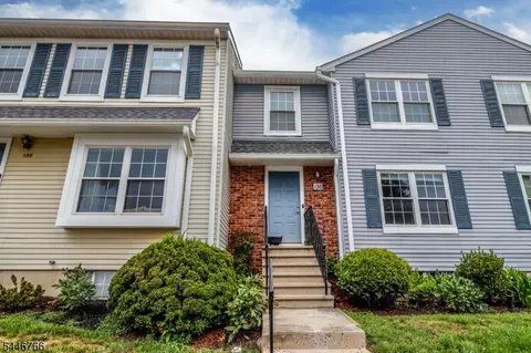 136 Coburn Ln, Somerset, NJ 08873