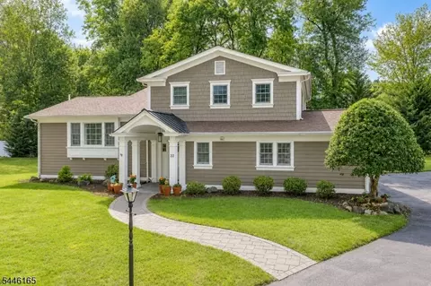 22 Bromley Ct, New Providence, NJ 07974