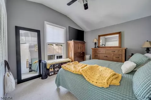 Bedroom - 26 Mackenzie Rd, Hampton, NJ 08827 photo 1 of 4