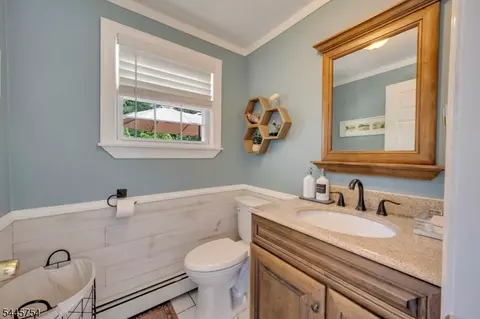 Bath - 26 Mackenzie Rd, Hampton, NJ 08827 photo 2 of 2