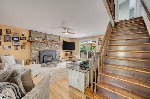 Entry Way - 26 Mackenzie Rd, Hampton, NJ 08827 photo 1 of 3