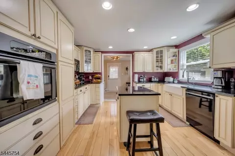 Kitchen - 26 Mackenzie Rd, Hampton, NJ 08827 photo 3 of 4