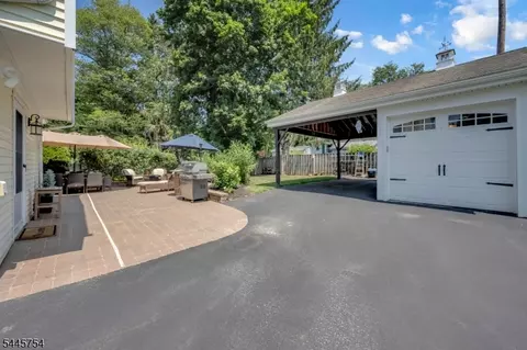Exterior - 26 Mackenzie Rd, Hampton, NJ 08827 photo 6 of 11