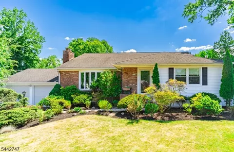 42 Sandy Hill Rd, Westfield, NJ 07090