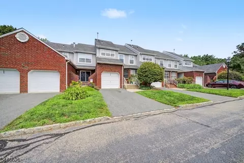 1404 Moonlight Ct, Hackettstown, NJ 07840