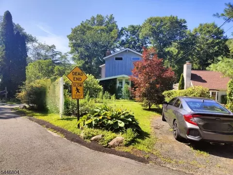 2 Algonquin Trl, Wharton, NJ 07885