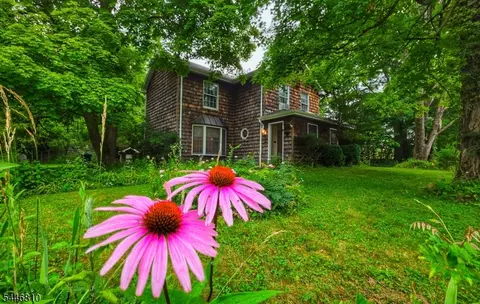 57 Grove St, Chester, NJ 07930