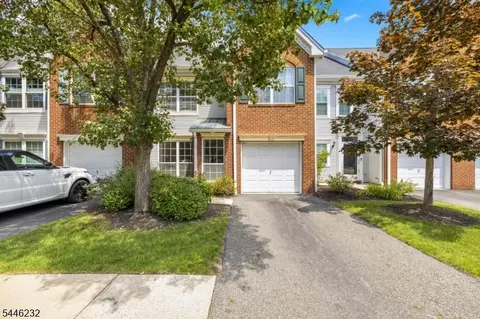 55 Heritage Ct, Montville Twp, NJ 07082