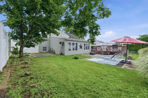 Exterior - 29 Daniel St, Dover, NJ 07801 photo 5 of 11