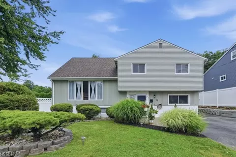 29 Daniel St, Dover, NJ 07801