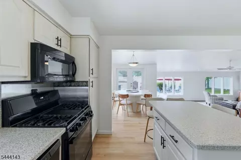 Kitchen - 29 Daniel St, Dover, NJ 07801 photo 4 of 5