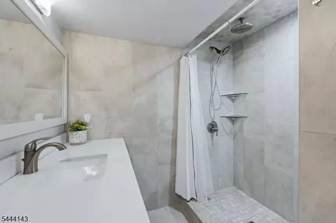 Bath - 29 Daniel St, Dover, NJ 07801 photo 3 of 3