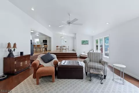 Living - 29 Daniel St, Dover, NJ 07801 photo 2 of 2