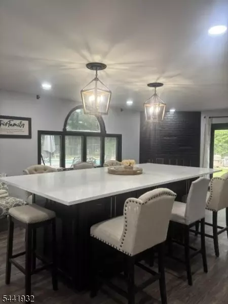 43 Dodie Dr, Parsippany, NJ 07054