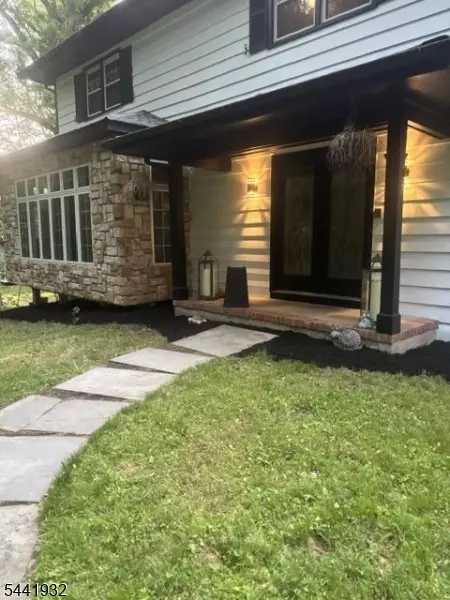 43 Dodie Dr, Parsippany, NJ 07054