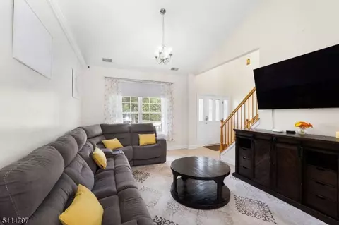 25 Rolling Rapids Ct, Hackettstown, NJ 07840 photo 8