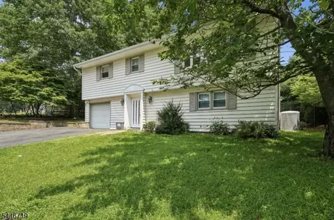 128 Marne Rd, Hopatcong, NJ 07843