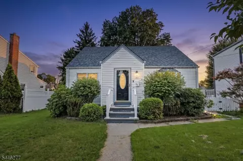 30 Schuyler Ave, Pompton Lakes, NJ 07442