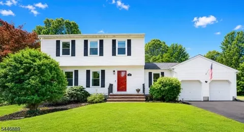 195 Beekman Ln, Hillsborough, NJ 08844