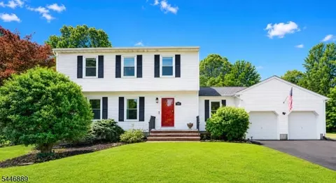 195 Beekman Ln, Hillsborough, NJ 08844