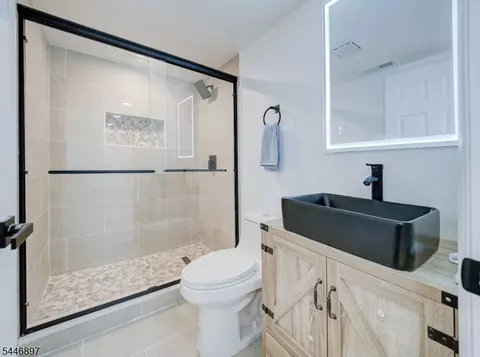 Bath - 271 Valley Rd, Clark, NJ 07066 photo 2 of 2