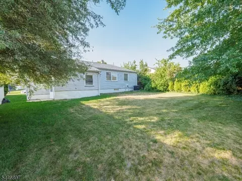 Exterior - 271 Valley Rd, Clark, NJ 07066 photo 2 of 2