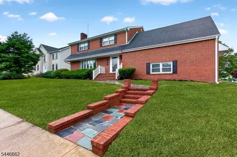 22 Franklin Blvd, Somerset, NJ 08873
