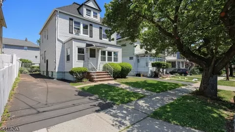 61 W Clay Ave, Roselle Park, NJ 07204