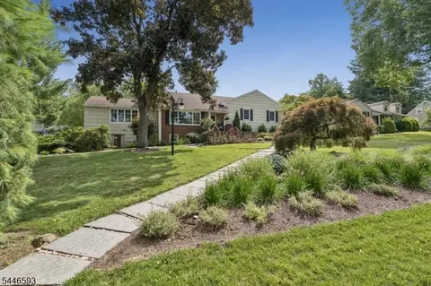 19 Turtle Rd, Morristown, NJ 07960