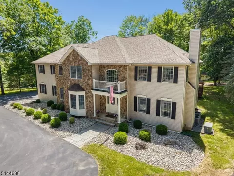 5 Elk Ridge Rd, Califon, NJ 07830