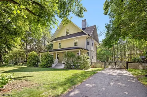 42 Forest Rd, Glen Rock, NJ 07452