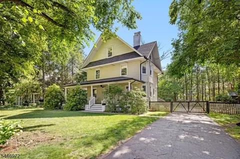 42 Forest Rd, Glen Rock, NJ 07452