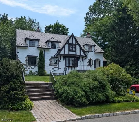 214 Paterson Rd, Fanwood, NJ 07023