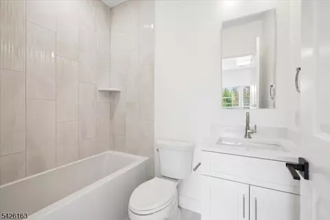 Bath - 34 Crestview Ave, Madison, NJ 07940 photo 5 of 9