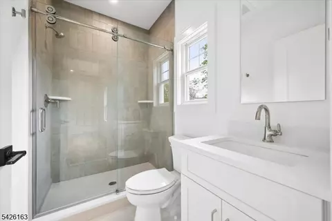 Bath - 34 Crestview Ave, Madison, NJ 07940 photo 7 of 9