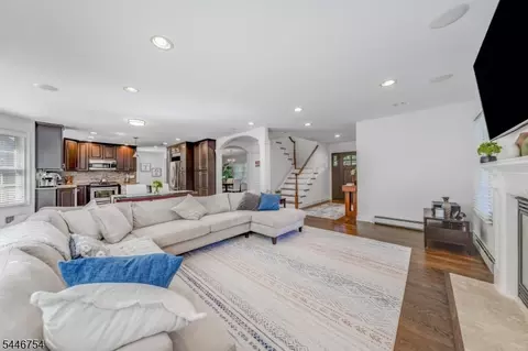 53 Maple Ave, Berkeley Heights, NJ 07922 photo 10