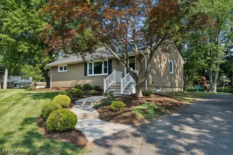 1 Berkshire St, Whippany, NJ 07981