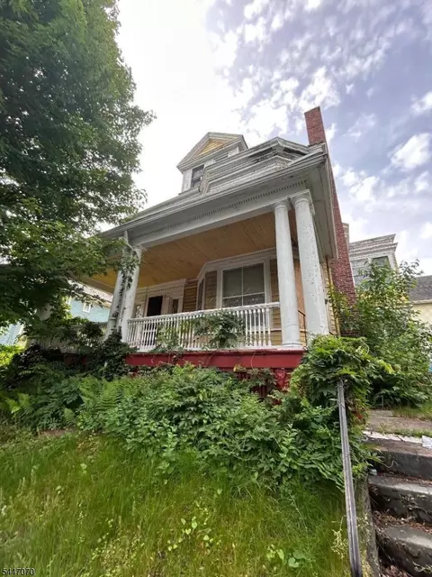 624 14th Ave, Paterson, NJ 07504