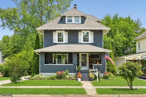 15 Thompson St, Newton, NJ 07860