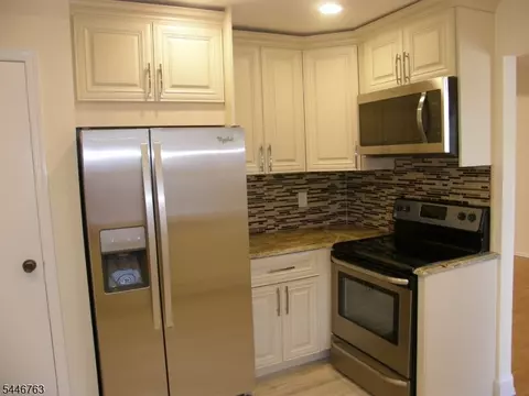 Kitchen - 768 Springfield Ave B 3 #B 3, Summit, NJ 07901 photo 2 of 3