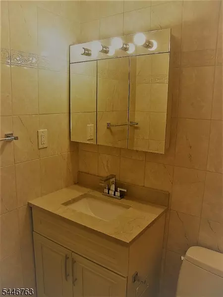 Bath - 768 Springfield Ave B 3 #B 3, Summit, NJ 07901 photo 4 of 5