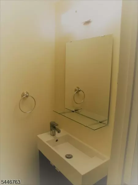 Bath - 768 Springfield Ave B 3 #B 3, Summit, NJ 07901 photo 1 of 5
