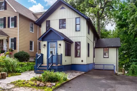 42 St Johns Ave, Mount Tabor, NJ 07878