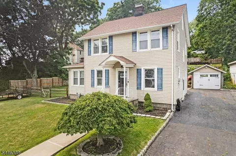 4 Musconetcong Ave, Stanhope, NJ 07874