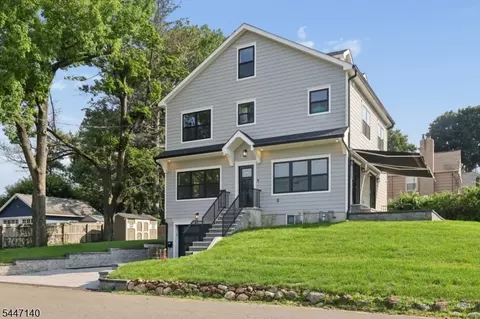 4 Hilltop Way, Essex Fells, NJ 07021