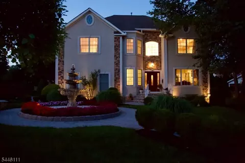 20 Hugenot St, East Hanover, NJ 07936