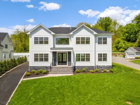 74 Hillside Ave, Livingston, NJ 07039